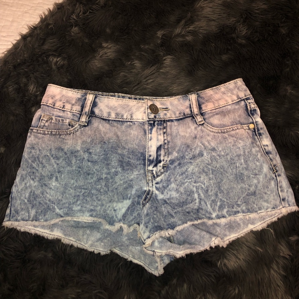 Ombré light washed high waisted jean shorts